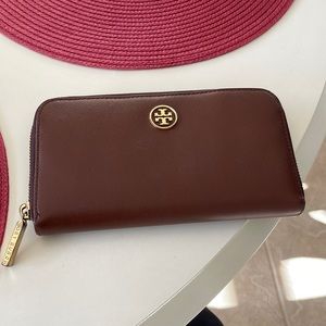 Good condition Tory wallet